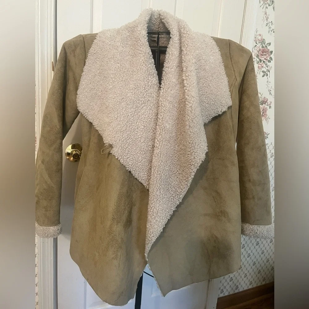 Urban outfitters ecote button Tan Shearling Jacket Anthropologie fp boho moto M